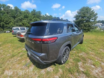 2022 Nissan Pathfinder SV - miniatura 3