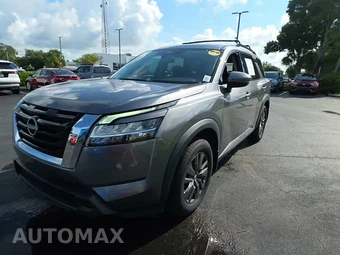 2022 Nissan Pathfinder SV