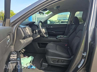 2022 Nissan Pathfinder SV – miniatura 3