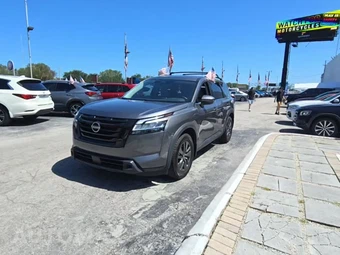 2022 Nissan Pathfinder SV