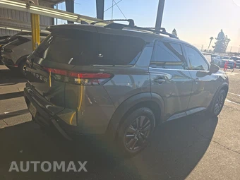 2022 Nissan Pathfinder SV – miniatura 4