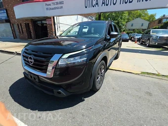 2022 Nissan Pathfinder SV