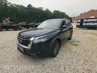 2022 Nissan Pathfinder SV