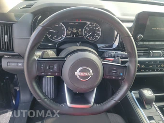 2022 Nissan Pathfinder SV - miniatura 10