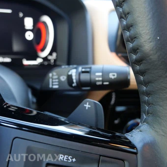 2022 Nissan Rogue Platinum - miniatura 32