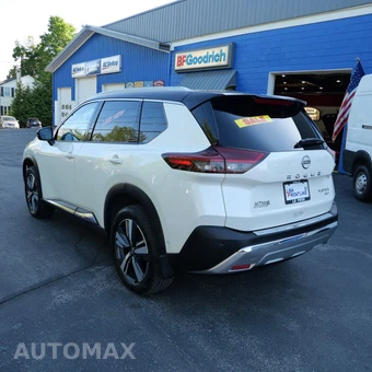 2022 Nissan Rogue Platinum - miniatura 4