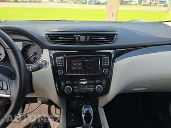 2022 Nissan Rogue Sport SL - miniatura 10