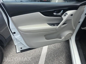 2022 Nissan Rogue Sport SL - miniatura 9