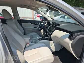 2022 Nissan Rogue Sport SL - miniatura 8