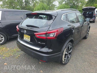 2022 Nissan Rogue Sport SL - miniatura 3