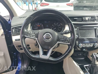 2022 Nissan Rogue Sport SV - miniatura 10