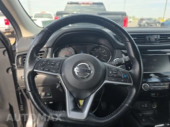 2022 Nissan Rogue Sport SV - miniatura 10
