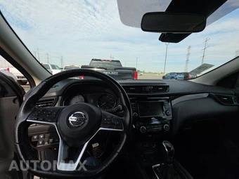 2022 Nissan Rogue Sport SV - miniatura 11