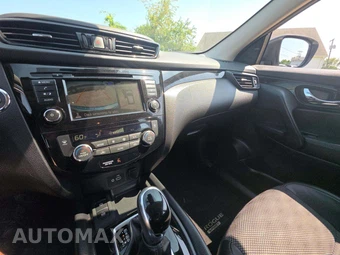 2022 Nissan Rogue Sport SV - miniatura 10