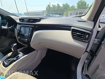 2022 Nissan Rogue Sport SV - miniatura 16