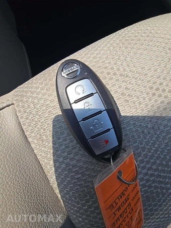 2022 Nissan Rogue Sport SV - miniatura 5