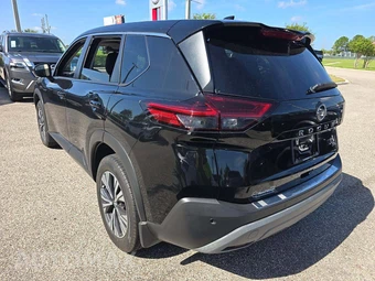 2022 Nissan Rogue SV - miniatura 2