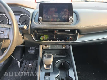 2022 Nissan Rogue SV - miniatura 11