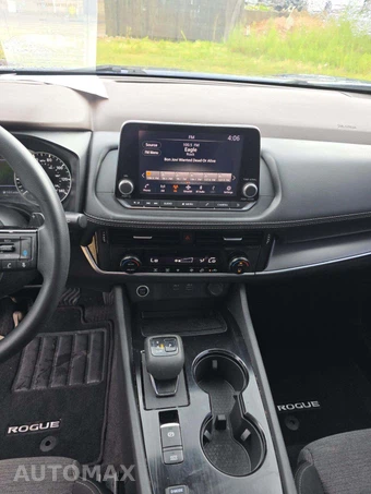2022 Nissan Rogue SV – miniatura 7