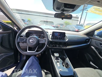 2022 Nissan Rogue SV - miniatura 11