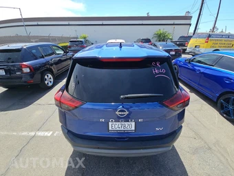 2022 Nissan Rogue SV - miniatura 5