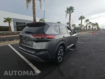 2022 Nissan Rogue SV - miniatura 3