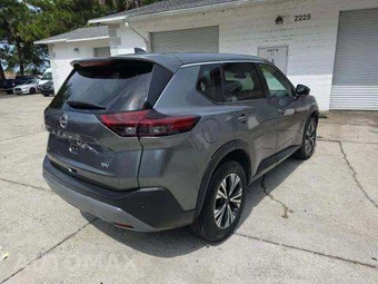 2022 Nissan Rogue SV – miniatura 3