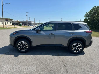 2022 Nissan Rogue SV - miniatura 8