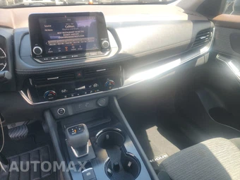 2022 Nissan Rogue SV - miniatura 11