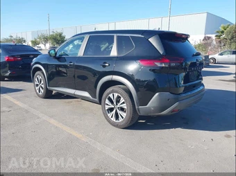2022 Nissan Rogue SV - miniatura 3