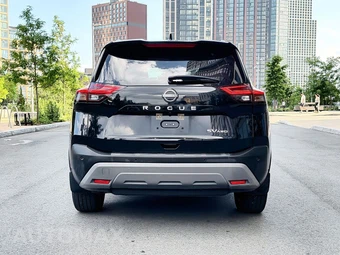 2022 Nissan Rogue SV - miniatura 4