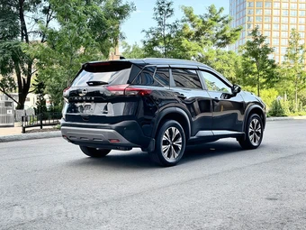 2022 Nissan Rogue SV - miniatura 6