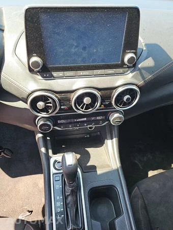 2022 Nissan Sentra SR – miniatura 11