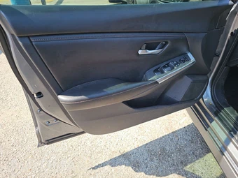 2022 Nissan Sentra SR – miniatura 9