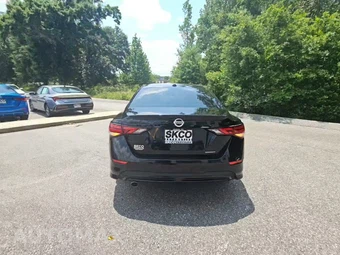 2022 Nissan Sentra SR - miniatura 4