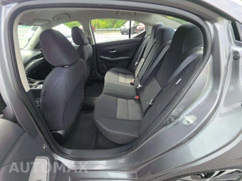 2022 Nissan Sentra SV - miniatura 10