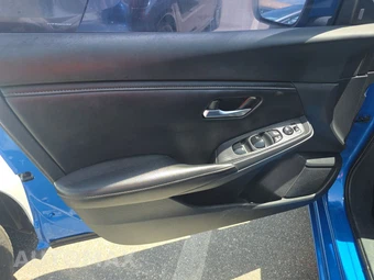 2022 Nissan Sentra SV – miniatura 9