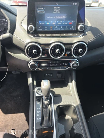 2022 Nissan Sentra SV - miniatura 11