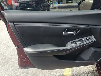 2022 Nissan Sentra SV – miniatura 9