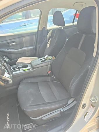 2022 Nissan Sentra SV – miniatura 11