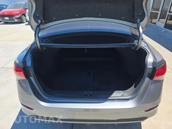 2022 Nissan Sentra SV – miniatura 11