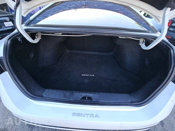 2022 Nissan Sentra SV – miniatura 16
