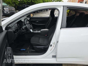 2022 Nissan Sentra SV - miniatura 4