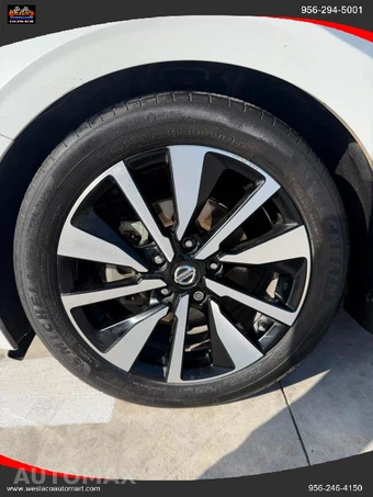 2022 Nissan Sentra SV - miniatura 12
