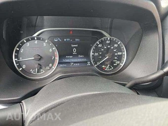 2022 Nissan TITAN SV Crew Cab Short Bed - miniatura 10