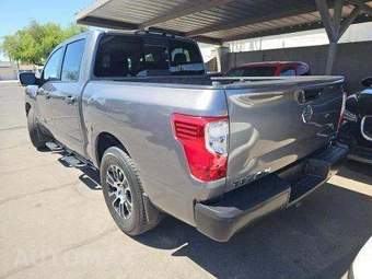 2022 Nissan TITAN SV Crew Cab Short Bed – miniatura 2