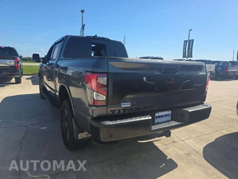 2022 Nissan TITAN XD PRO-4X Crew Cab Medium Bed – miniatura 2
