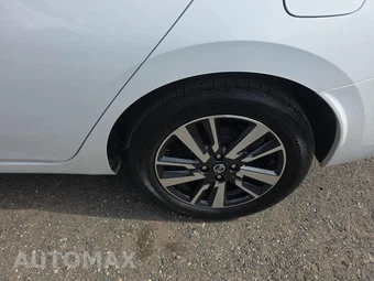 2022 Nissan Versa SV – miniatura 11