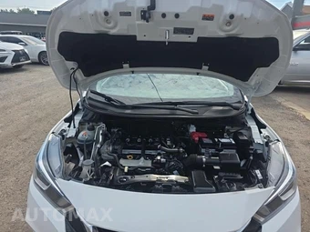 2022 Nissan Versa SV – miniatura 18