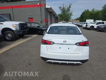 2022 Nissan Versa SV – miniatura 5